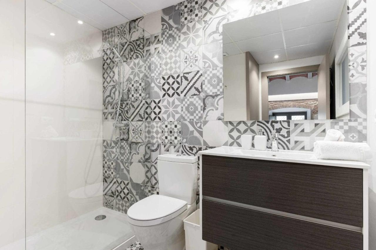 ז'ירונה Revitalized Apartment In Historical Building מראה חיצוני תמונה